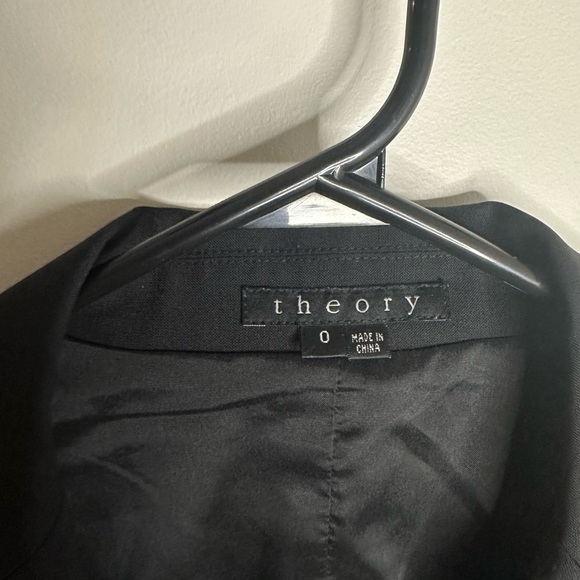 THEORY Modern Blazer in Good Wool - Picture 3 of 7